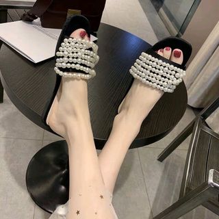 dép xỏ ngón ngọc