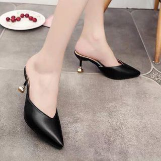 Giày cao gót bít mũi gót nhọn