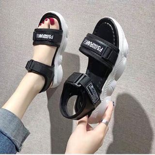 Giày sandal x