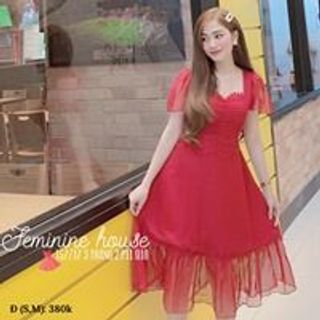 ĐẦM CỔ VUÔNG VIỀN VOAN LƯỚI