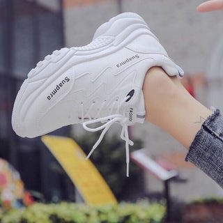 Giày bata