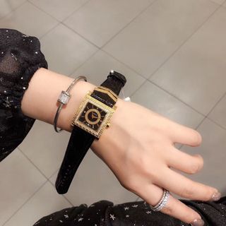 Đồng hồ nữ versacermk