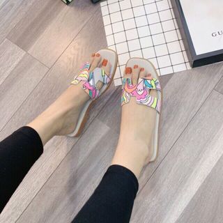 Dép h họa tiết