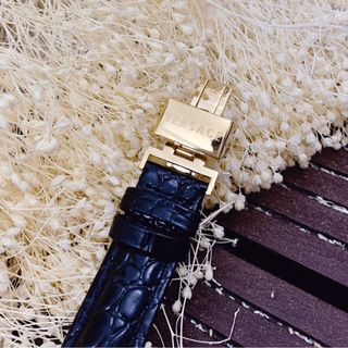 Đồng hồ nữ versacert