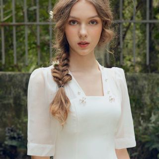 ĐẦM CỔ VUÔNG TAY LỬNG