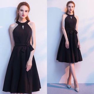 ĐẦM DỰ TIỆC CỔ YẾM