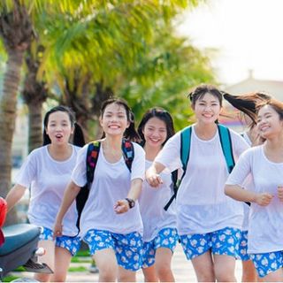 Áo trơn chụp kỉ yếu giá rẻ