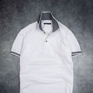 Áo thun cổ bẻ xước - B018