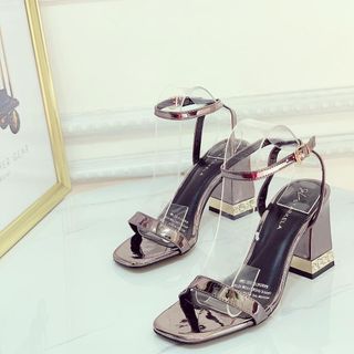 Giày sandal đế đá