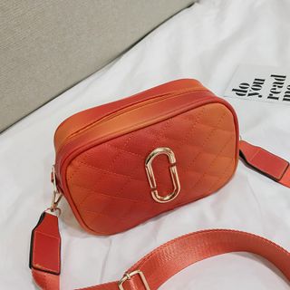 Túi Nữ Hình Hộp Trẻ Trung Cá Tính D142
