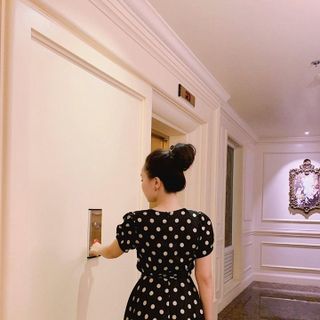 ĐẦM CHẤM BI CỔ ĐẮP CHÉO
