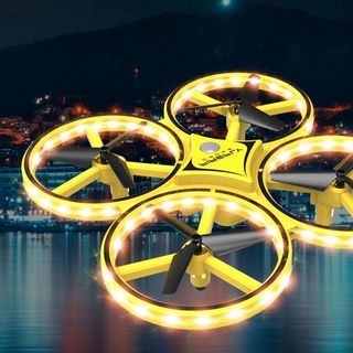 Flycam điều khiển bằng tay