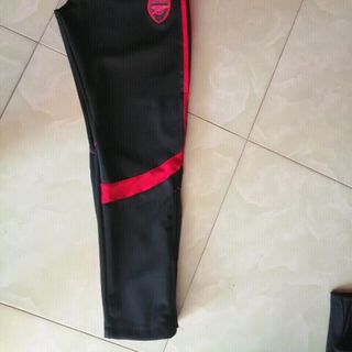 quần thể dục học sinh clb f50