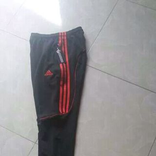 quần thể dục học sinh clb f50