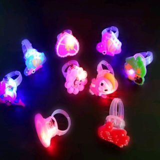 nhẫn đeo tay có đèn