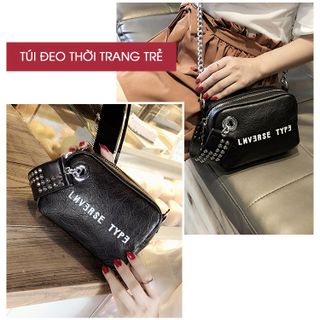 Túi nhỏ vuông Phiên bản Hàn Quốc có quai đeo tay gắn đinh tán cá tính D9245