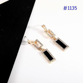 ah1135- bông tai vuông đen