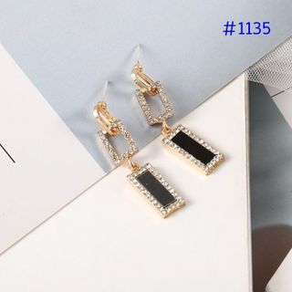 ah1135- bông tai vuông đen
