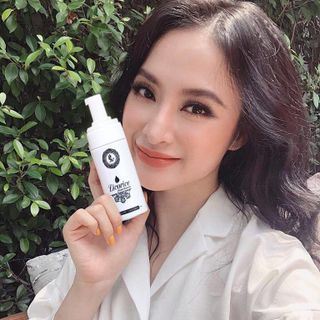 SỮA RỬA MẶT TRẮNG DA