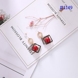 ah1149 - Bông tai vuông nhân quả anh đào