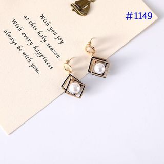 ah1149 - Bông tai vuông nhân quả anh đào