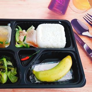 Đơn vị bán khay nhựa đựng cơm 5 ngăn dùng một lần