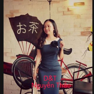 Đầm ôm phối cách điệu kết bông