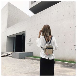 Balo Nữ Ánh Kim Thời Trang Hàn Quốc Kèm Móc Khóa Chữ Siêu Cá Tính D8065