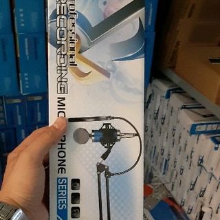 Bộ kẹp bàn NB35 và màng lọc POP cho mic thu âm