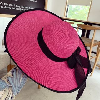 Nón vành rộng nơ đi biển