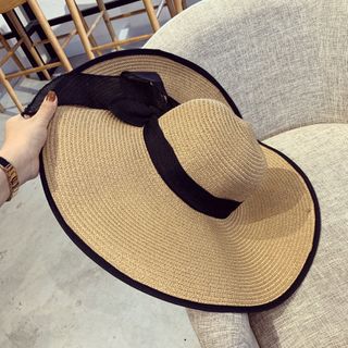 Nón vành rộng nơ đi biển