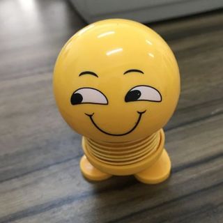 Mặt cười lò xo giảm strees 🤣