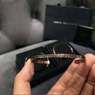 vòng cuff titan DW2 - không box