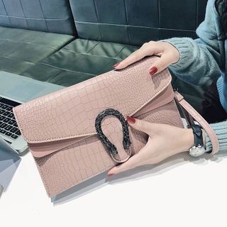 Clutch Da Vân Rắn Khóa Rồng Sang Trọng D8411
