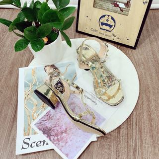 Giày sandal thấp