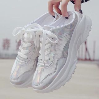 Giày bata sục