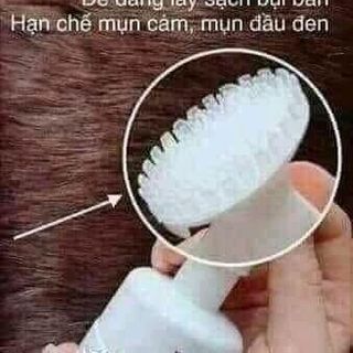 sữa rửa mặt đầu cọ
