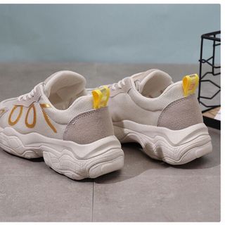 Giày bata đế thô