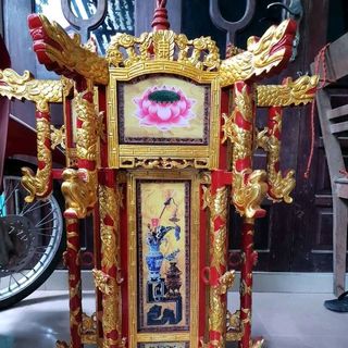 Lòng đèn Cung Đình làm bằng gỗ kiền