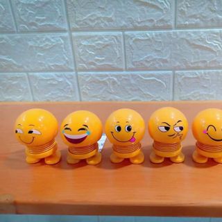 Emoji lò xo lắc đầu