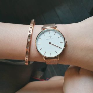 Đồng hồ dây da và kim loại vòng cuff