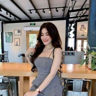 đầm tầnsét hở lưng