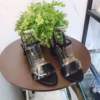 Giày sandal nữ