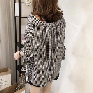 áo caro cổ rộng