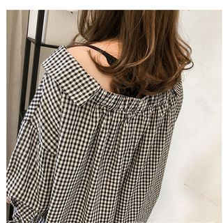 áo caro cổ rộng