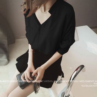 ÁO CỔ V trắng đỏ đen