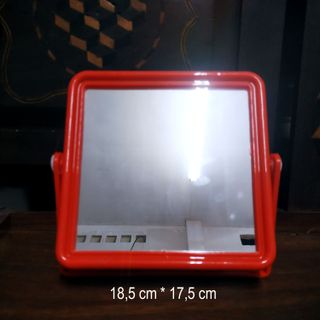 Gương trang điểm nhựa hình vuông - 18cm/17cm