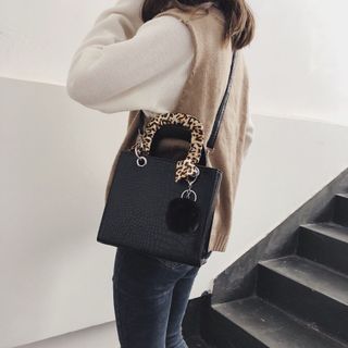 Tui kèm phụ kiện