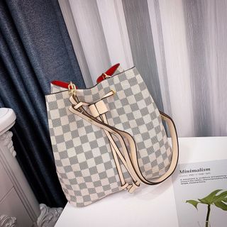 Tui rút lót đỏ