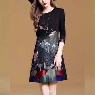 ĐẦM SUÔNG ĐEN IN HẠC công sở đẹp